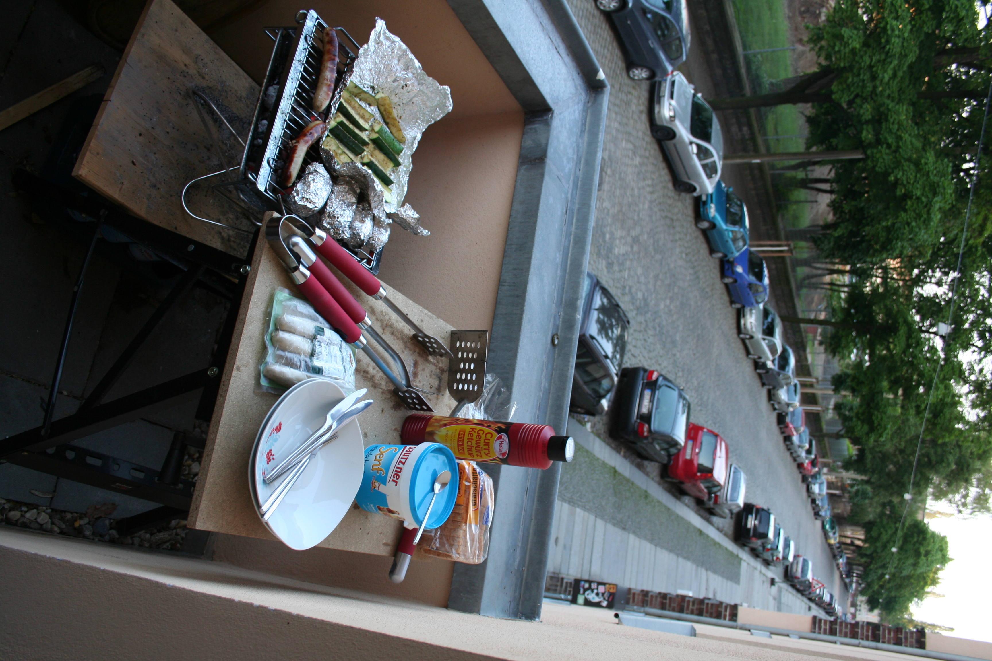 Grillen auf dem Balkob