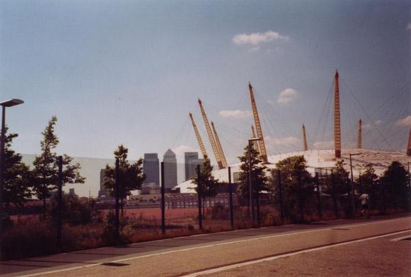 Millennium Dom, Thames Path