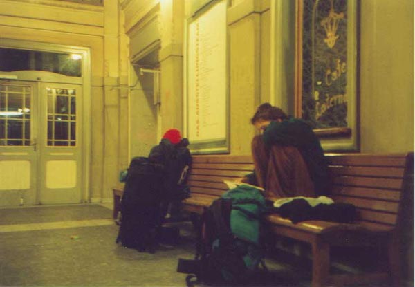 Nachts auf dem Banhof in Villach